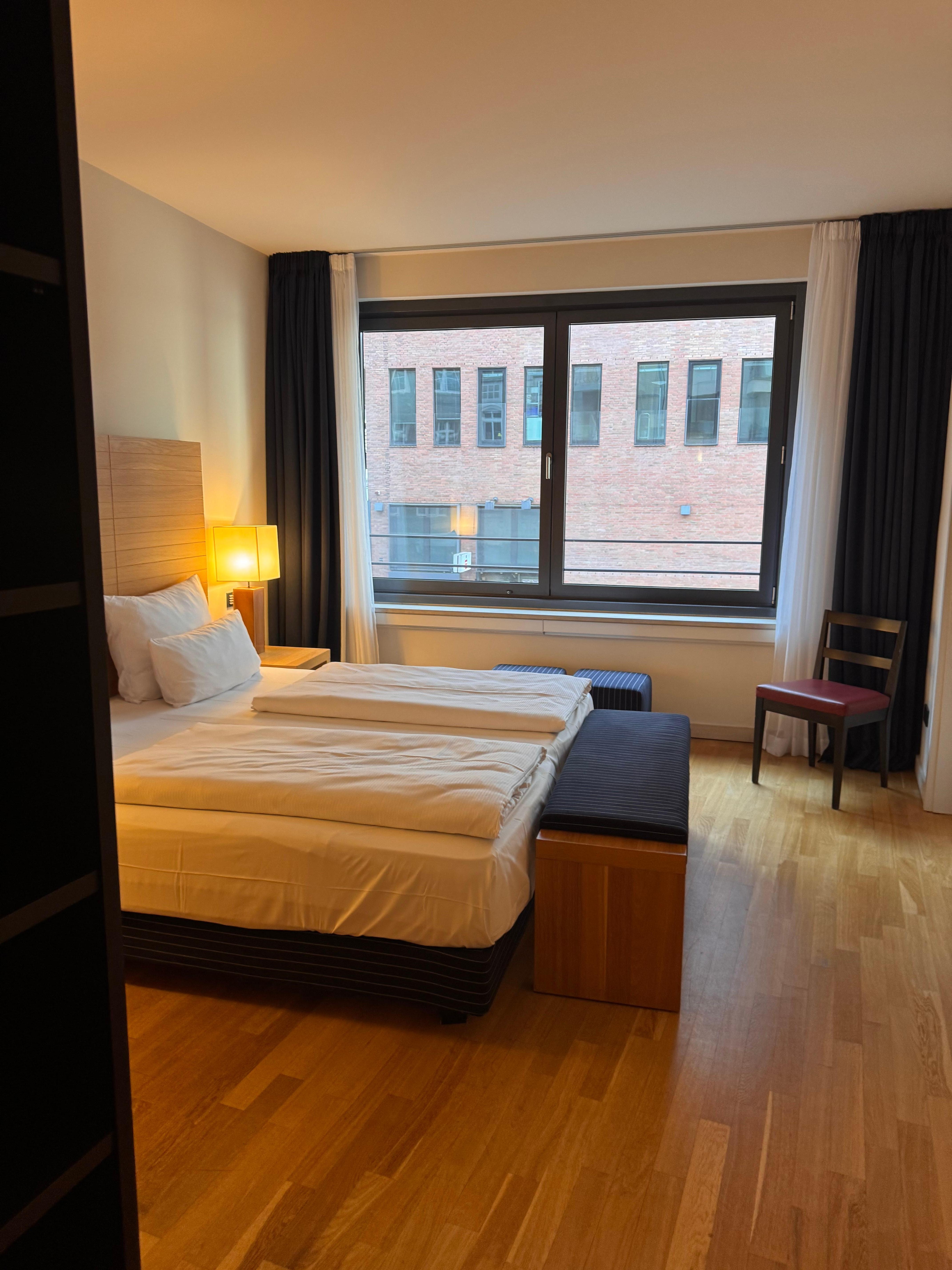 Schlafzimmer vom Flur aus