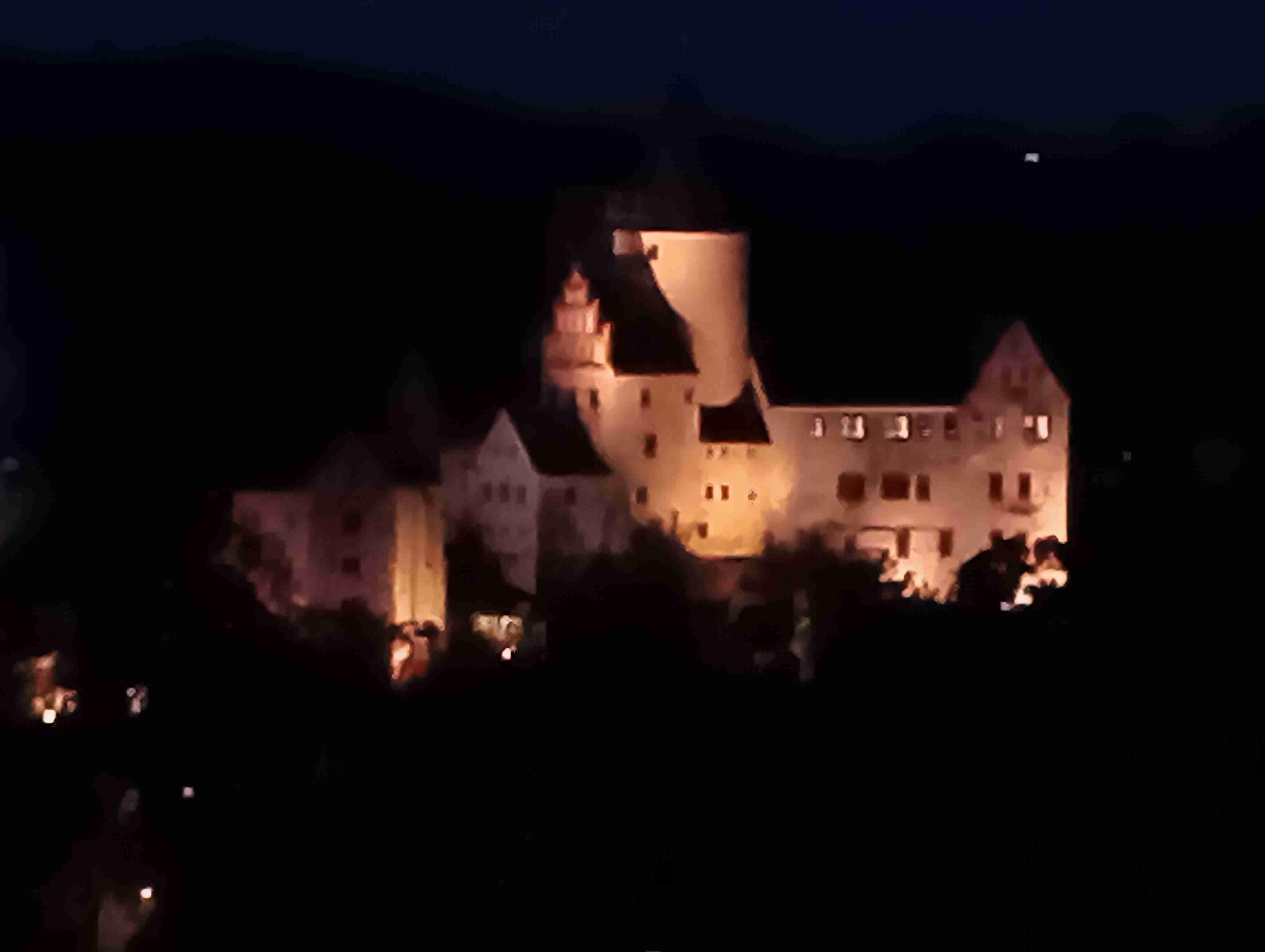 Blick von der Ferienperle auf das Schloss Schwarzenberg