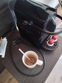 Nem limpam nem trocam a xicara.