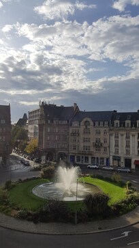 View of the fountain in front of the hotel from the room