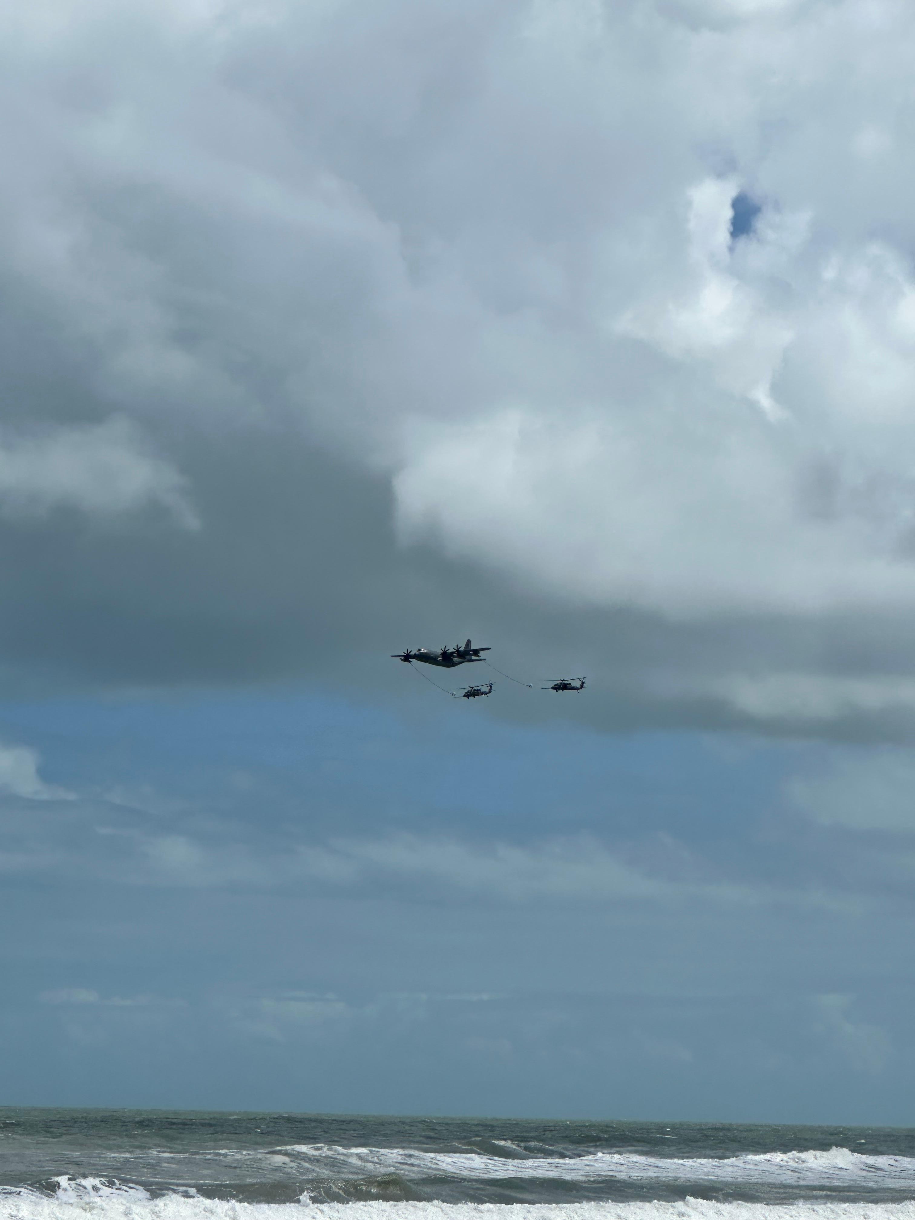 The beach was a few blocks. Walking distance and there was a parking lot that you pay by the hour using an app 