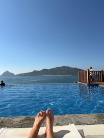 nice morning at the pool