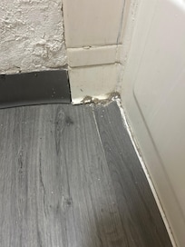 Edge of tub
