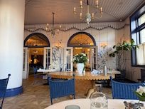 The breakfast room