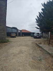 Driveway. Come in here!