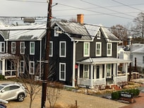 Main property with front desk, beautiful store and the restaurant Ruse