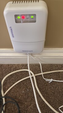 BT OPENREACH box showing red light meaning no internet connection