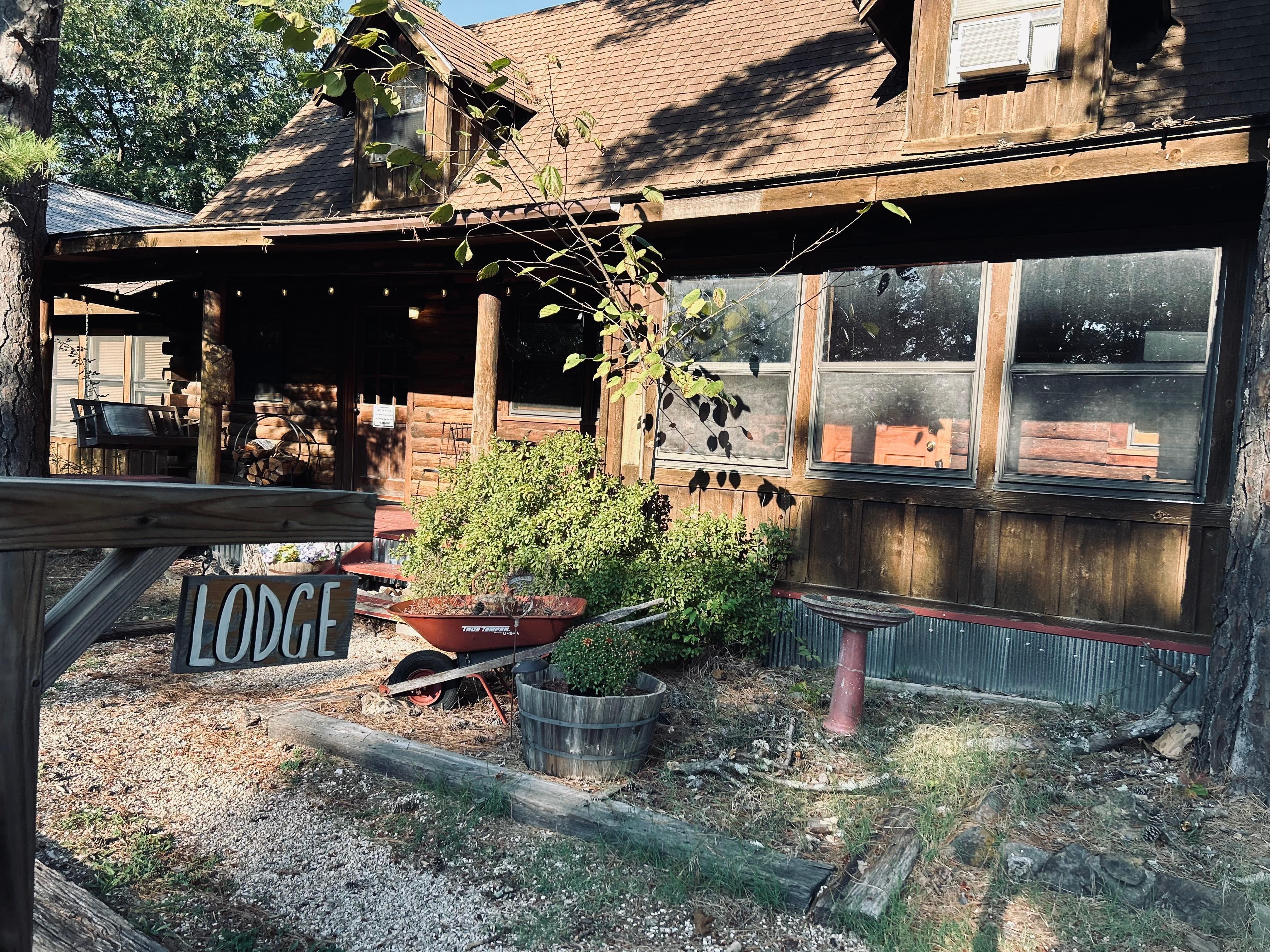 The cabin was perfect for our group of 6 people 