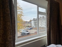 Feiner Blick auf die Straße (und das Auto)