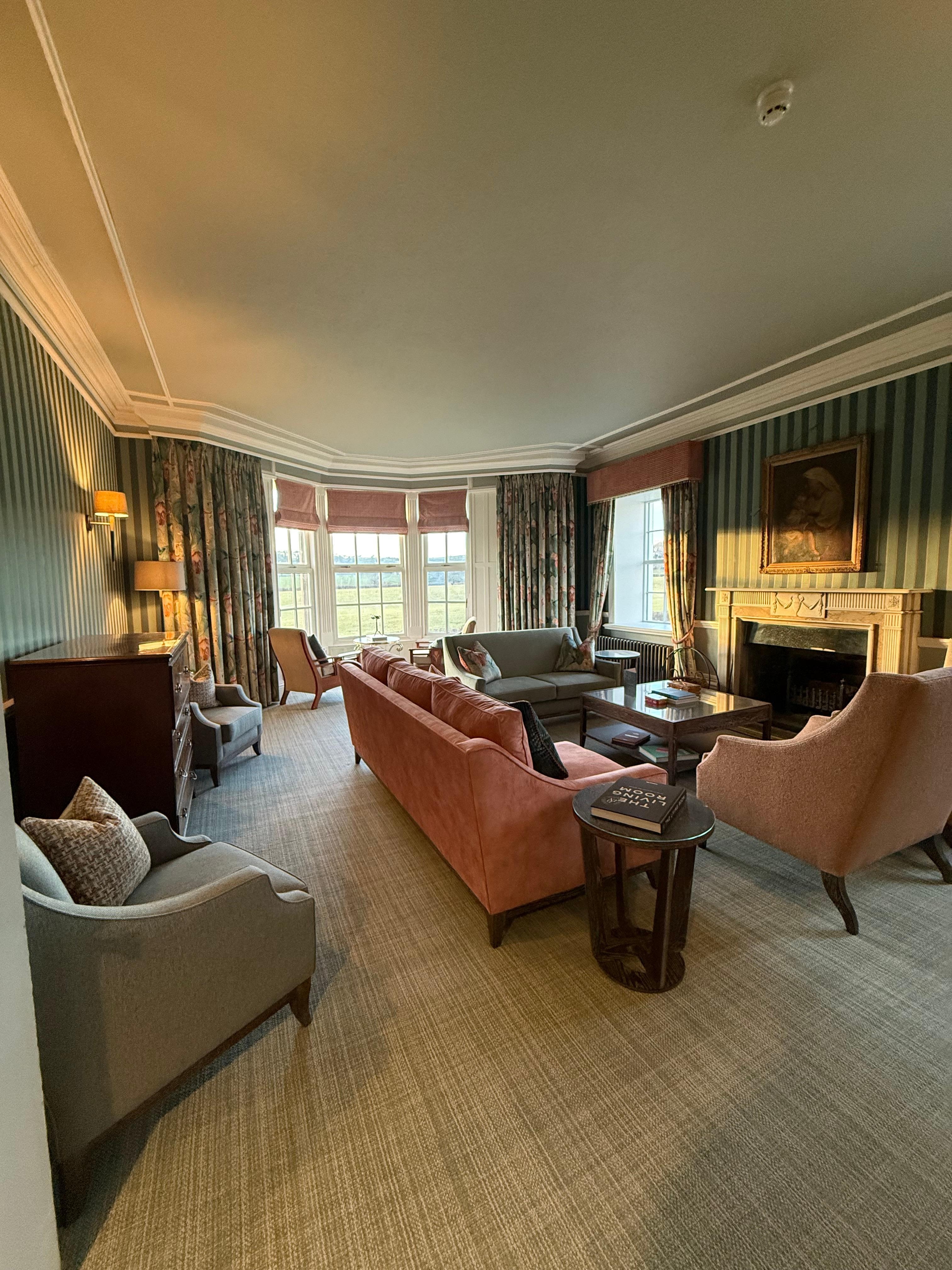 Lounge area, first floor