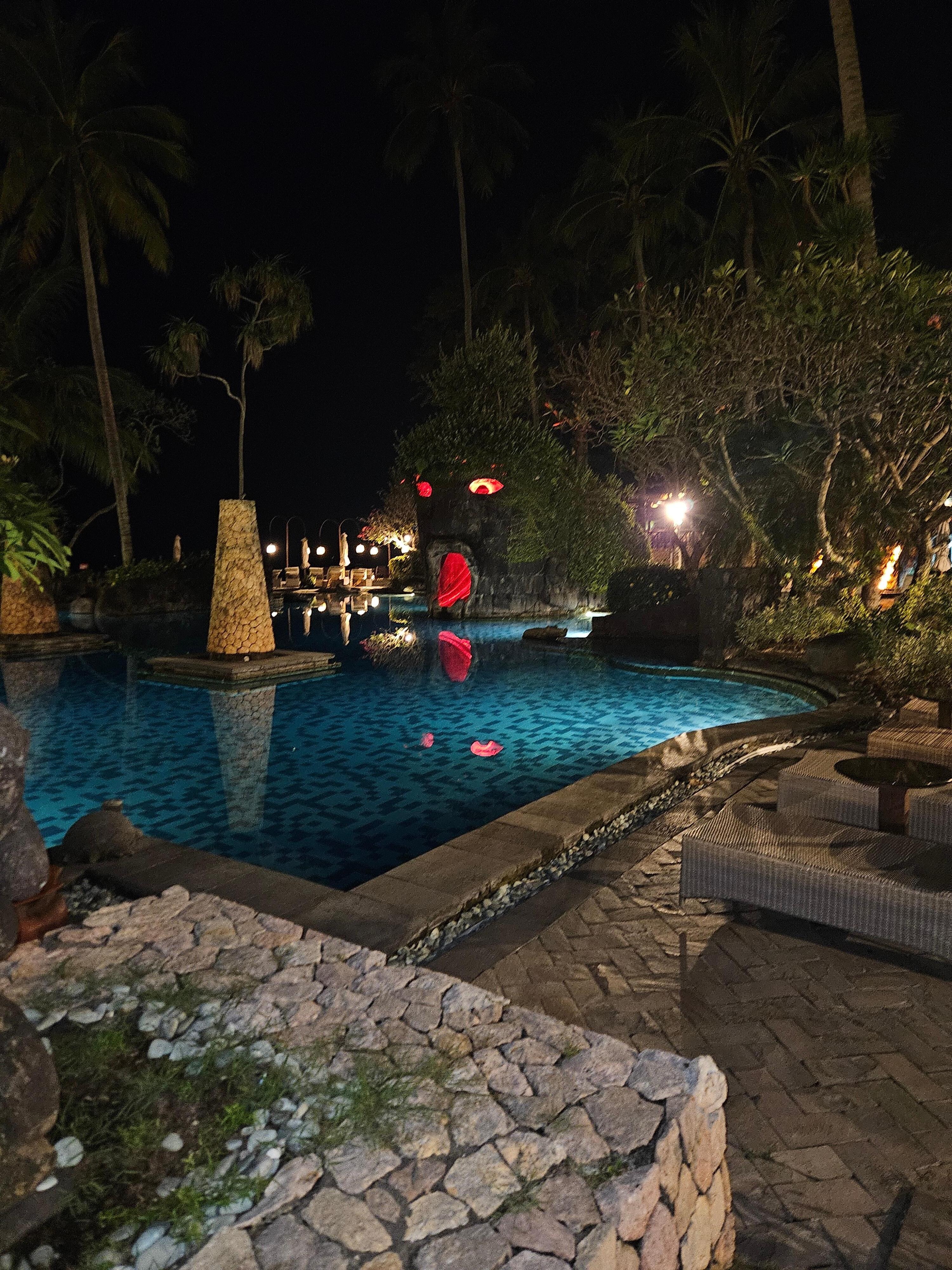 The pool at night 