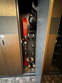 Ski locker