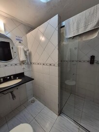 Banheiro antigo, com secador