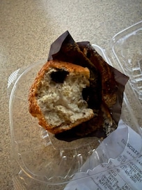 Dry dry dry muffin that cost 5.50
