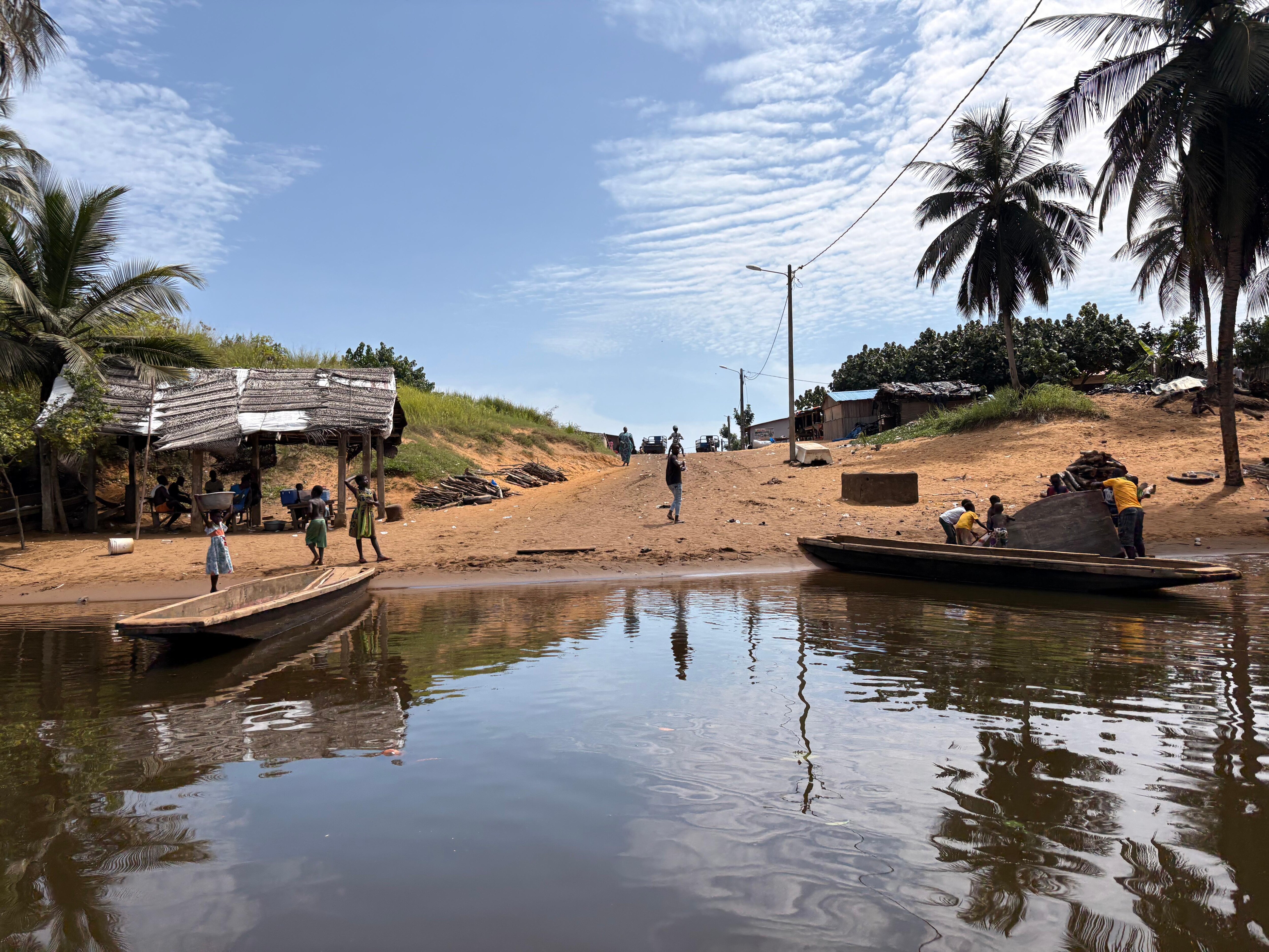 La travesía que hay desde que dejas el coche hasta que te recoge el chofer para ir al hotel en jep 