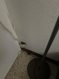 Prise électrique arrachées, danger pour les enfants