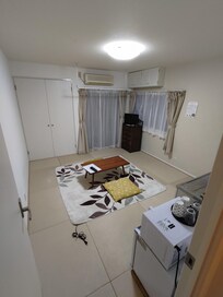 部屋(入口から)
