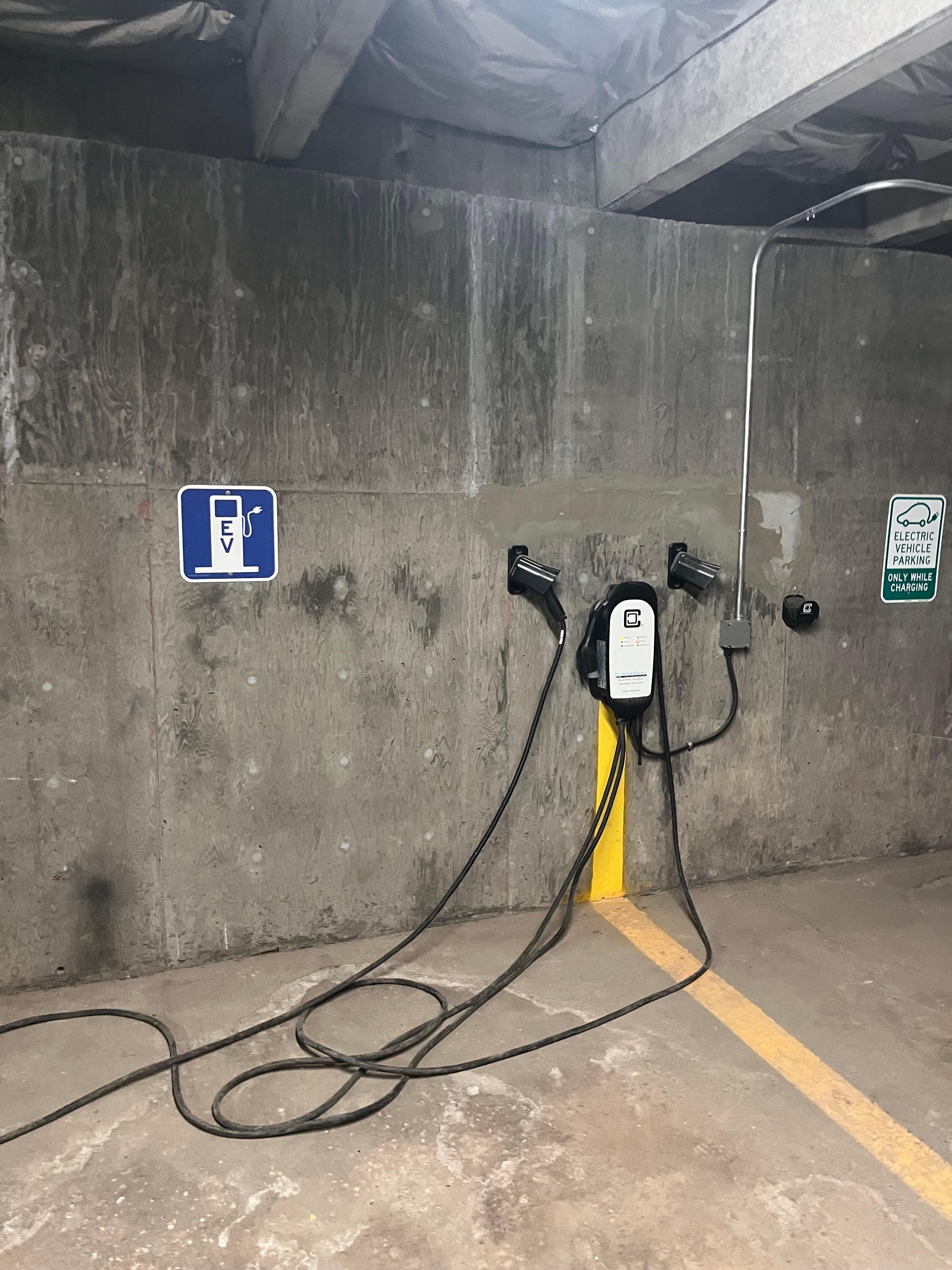 2 EV chargers but one was down 
