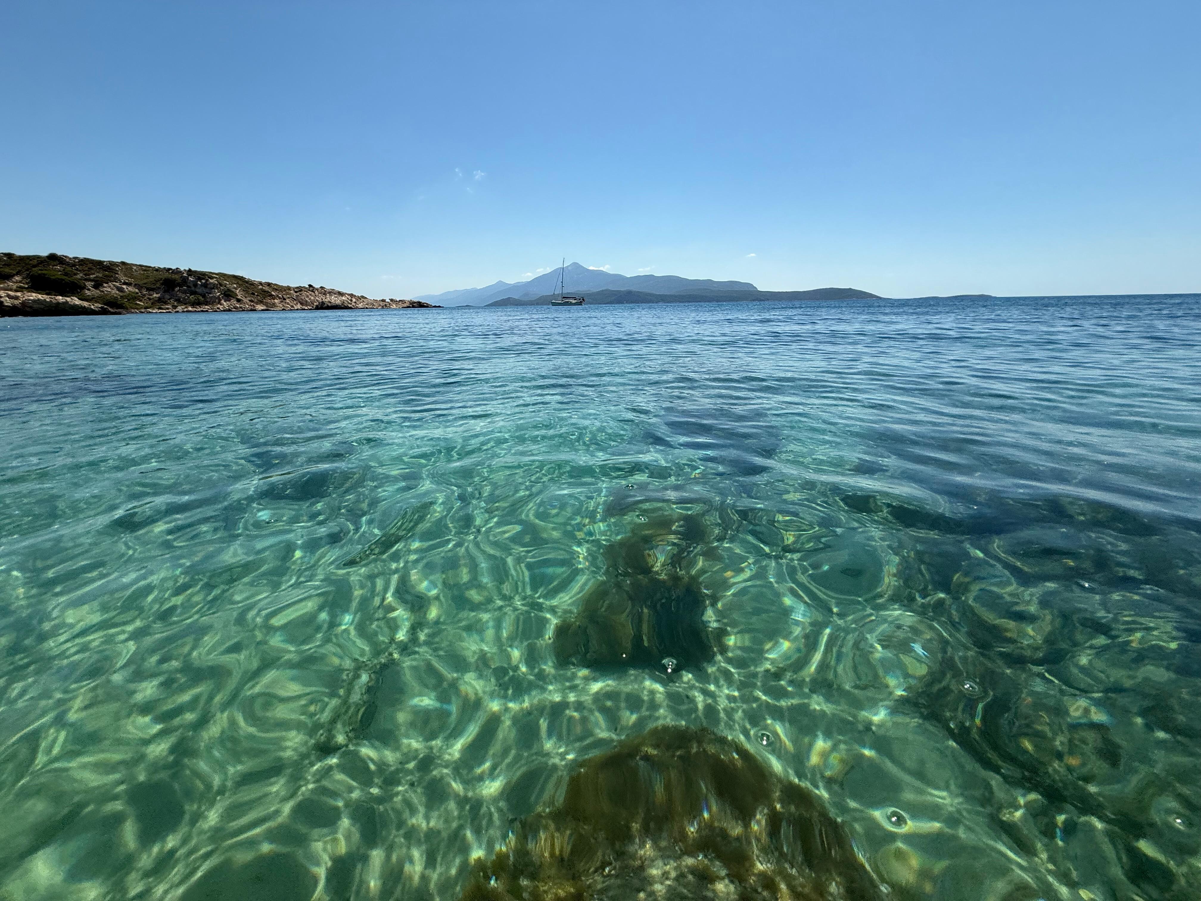 beautiful clear water sea view , shallow 20m out 