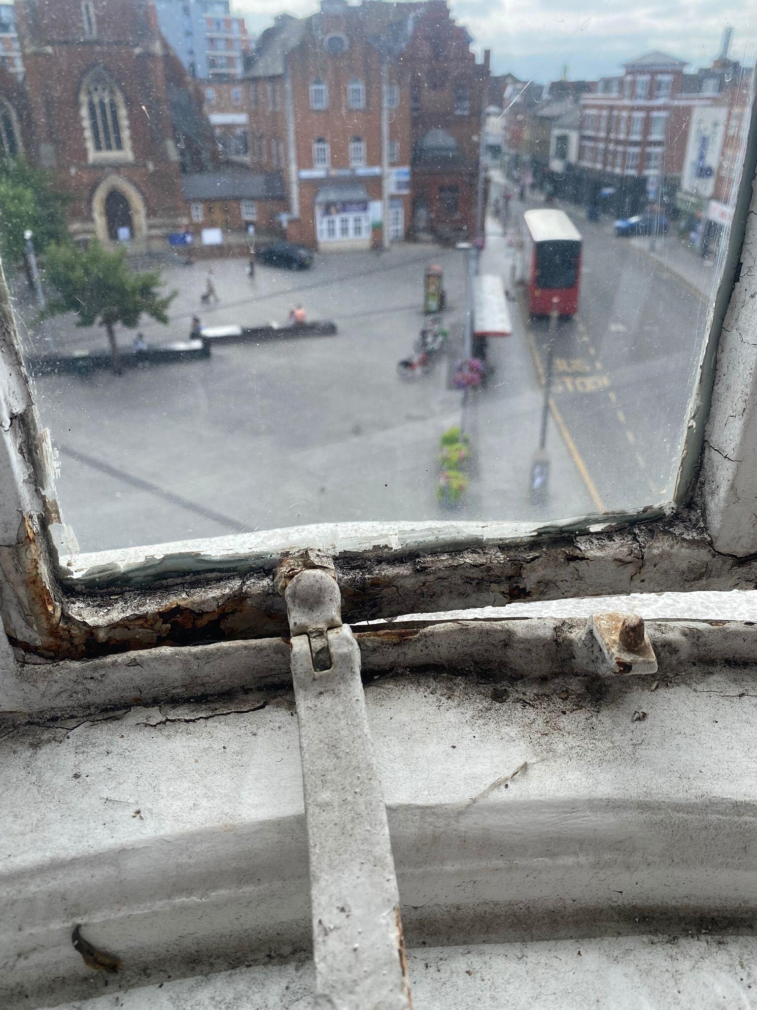 Mould and windows dont shut