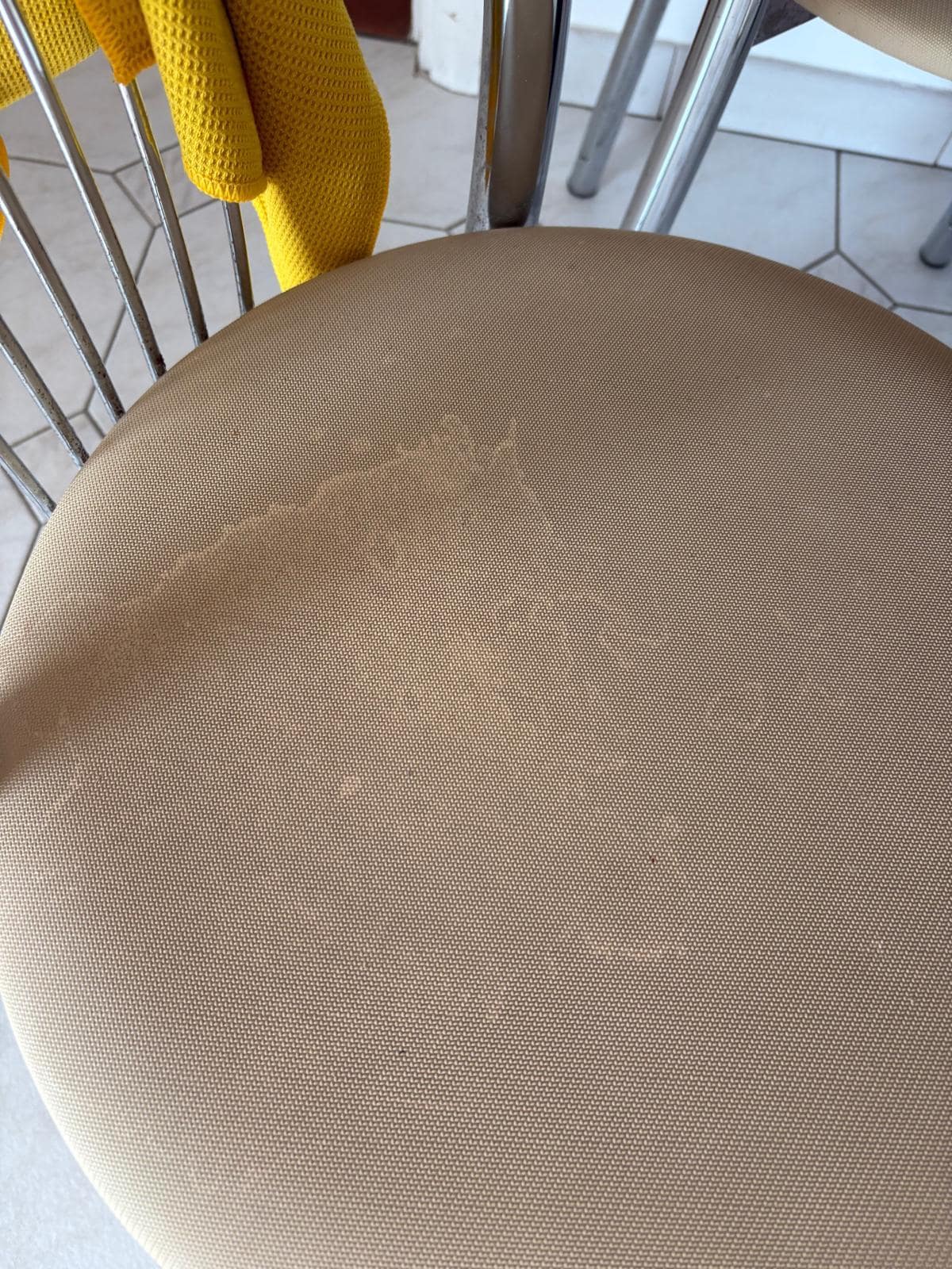 Etat des chaises dans la cuisine