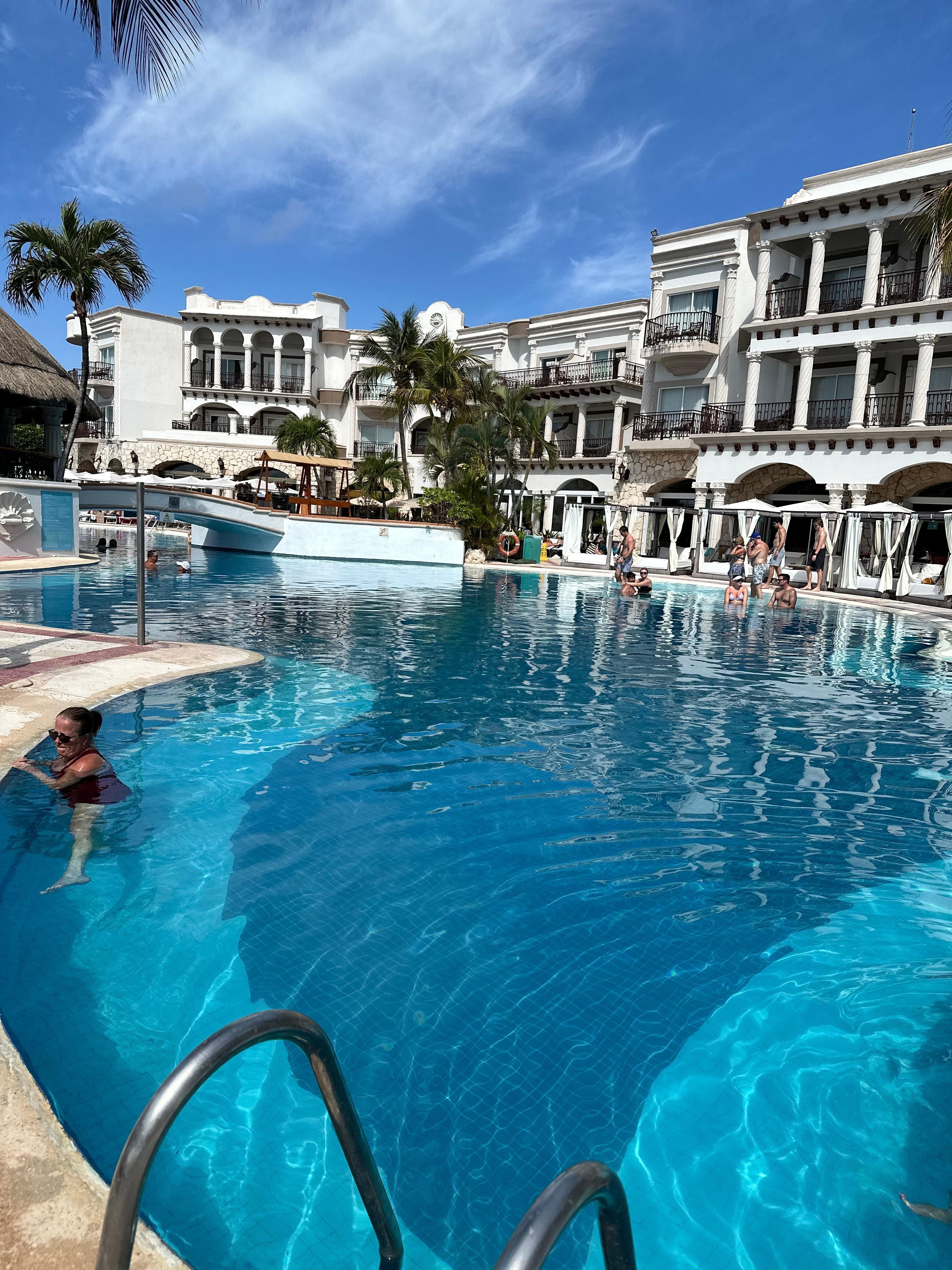 Very good deals on the cabanas by the pool. 