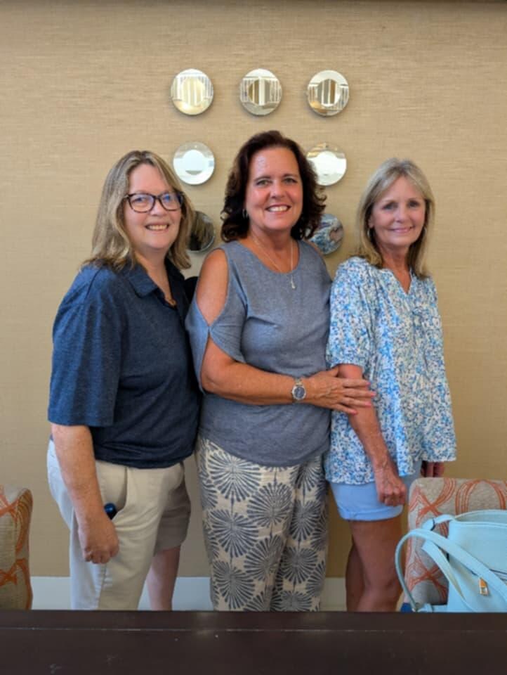 This is a photo that your wonderful Resevation clerk, Zenobia took of my sisters and I for a gift for our Aunt that was celebrating her 80th birthday which was the reason that we had booked our room at the hotel. I am the one on the right. 