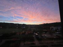 Solopgang set far restauranten