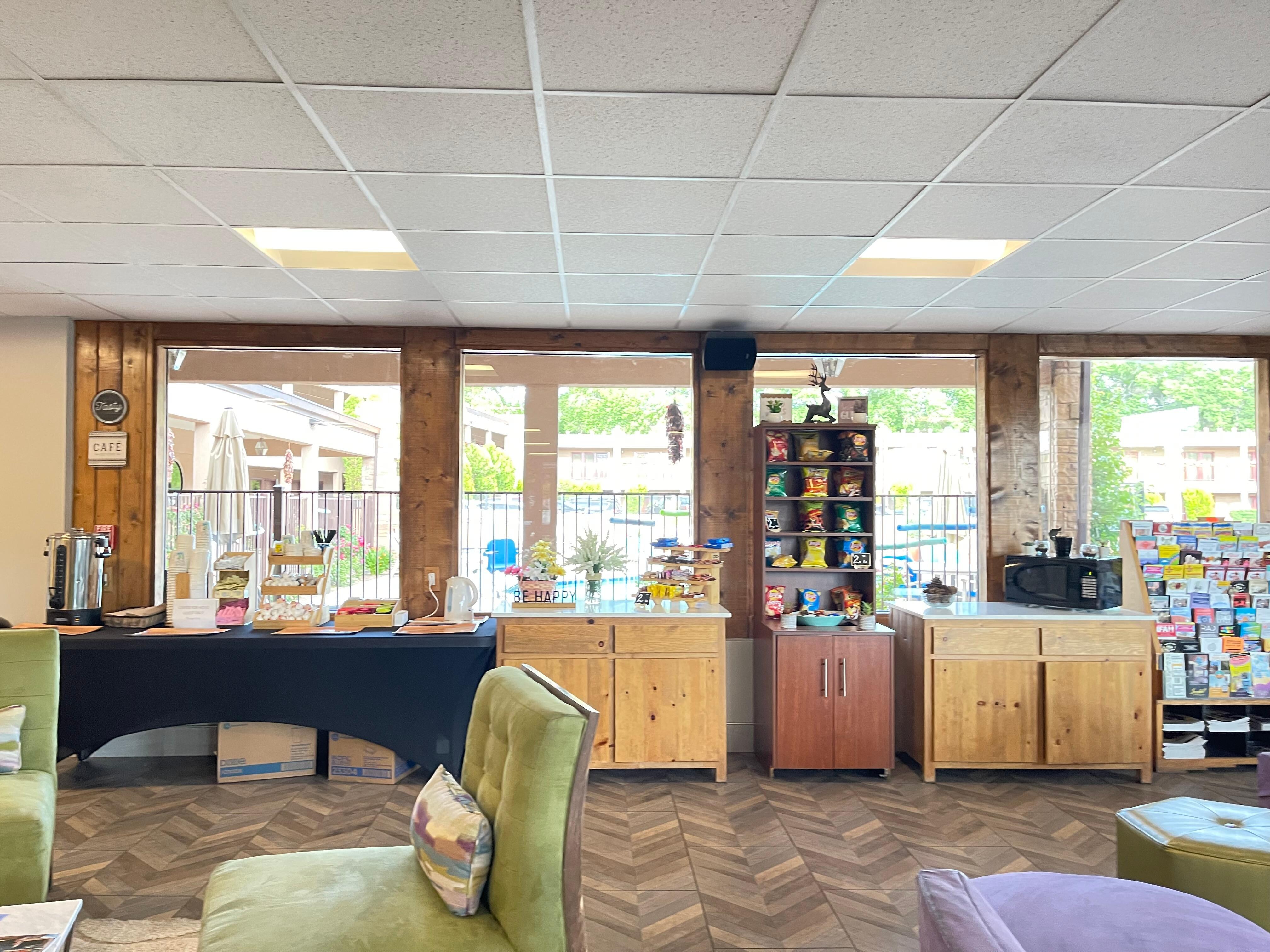 Lobby with free coffee and tea