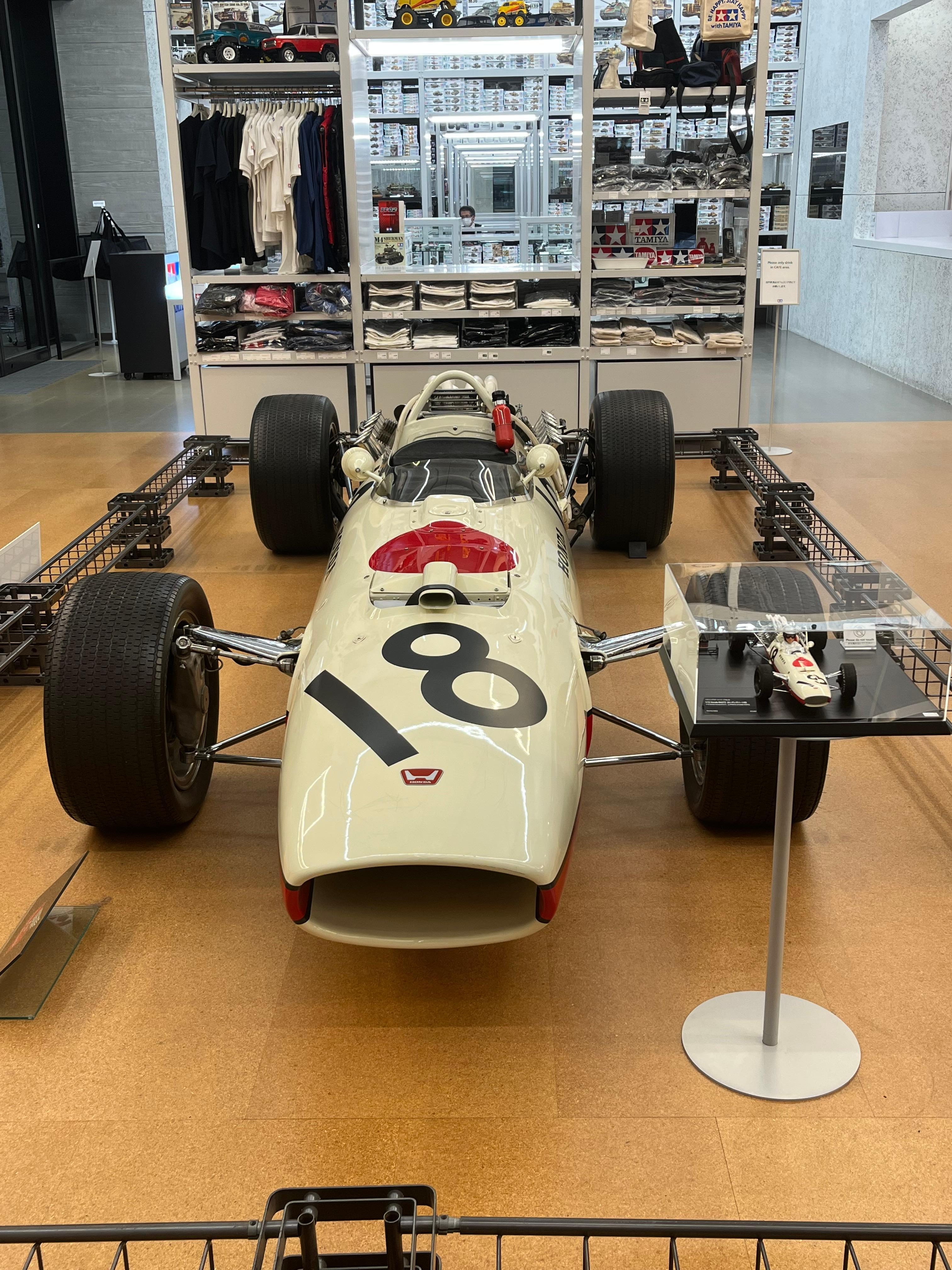 その向かいにはタミヤショップもある
楽しい