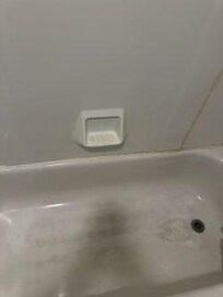Discolored/Dirty Bathtub 2