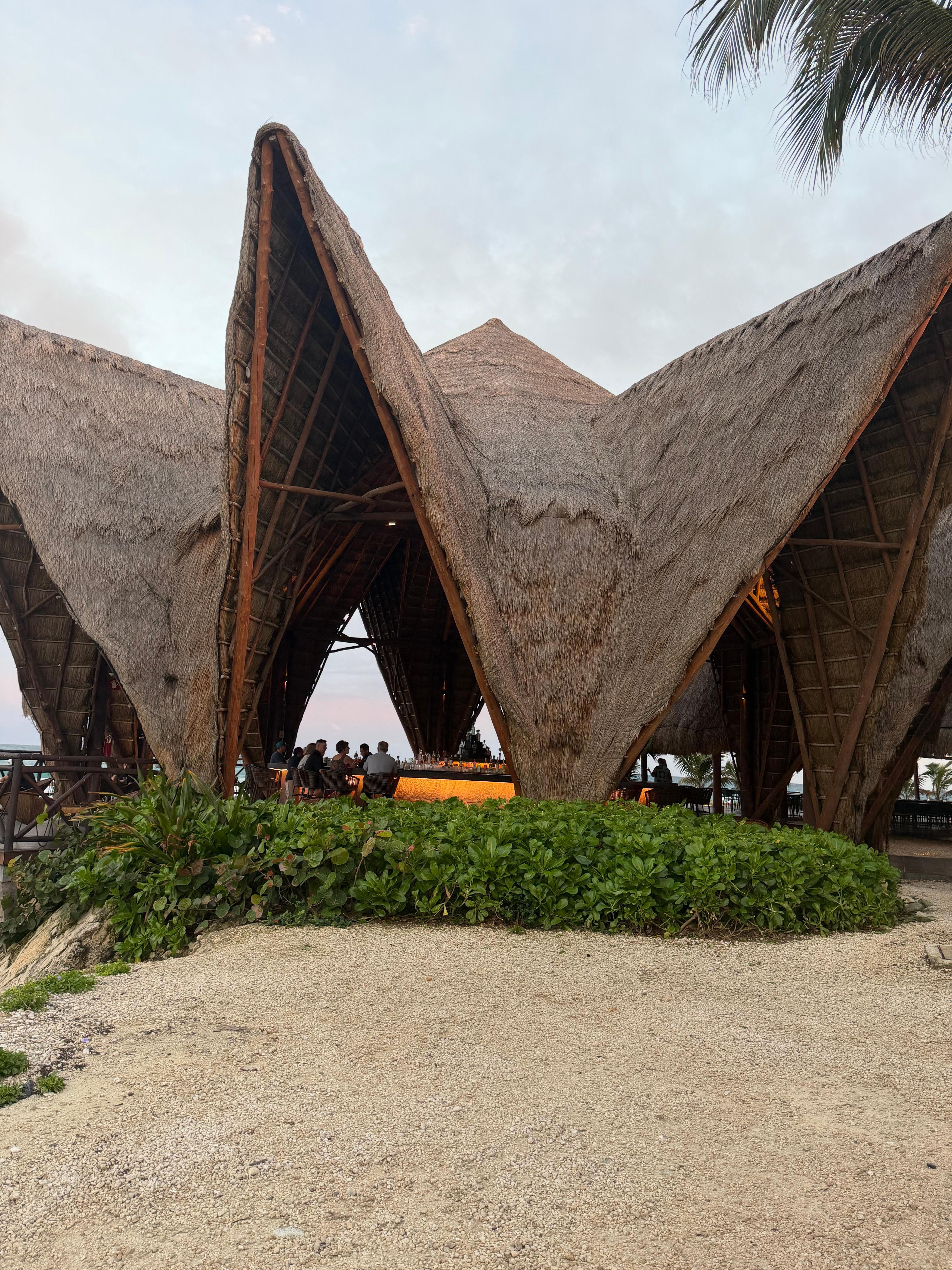 Bar between Casa 6 and 5