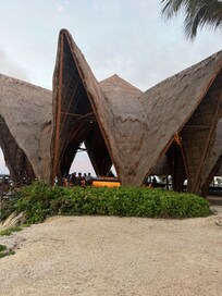 Bar between Casa 6 and 5