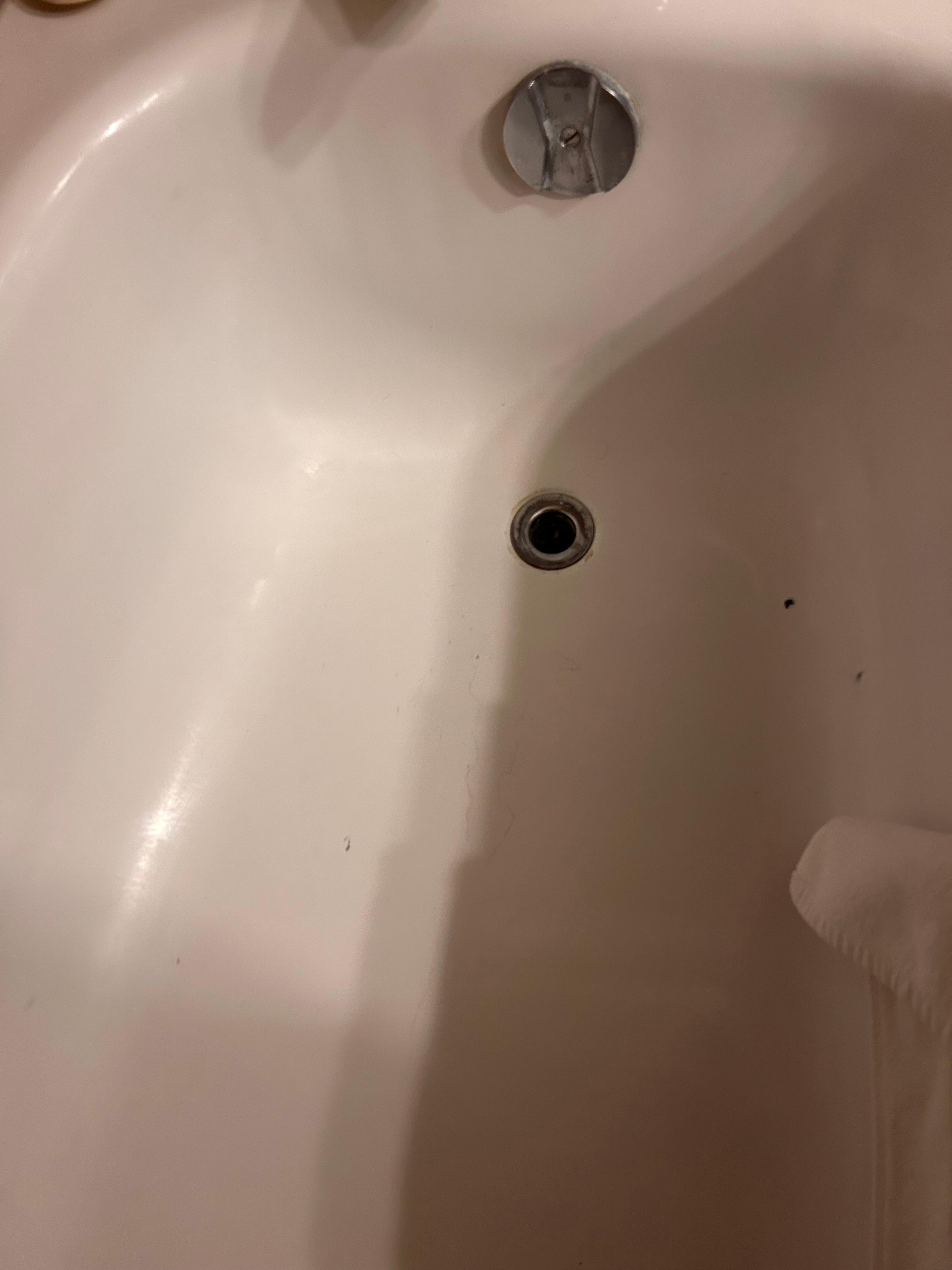 Tub not clean you can see the dried dirty water stain in bottom