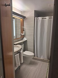 Bagno con doccia
