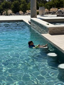Swim up bar was clutch !