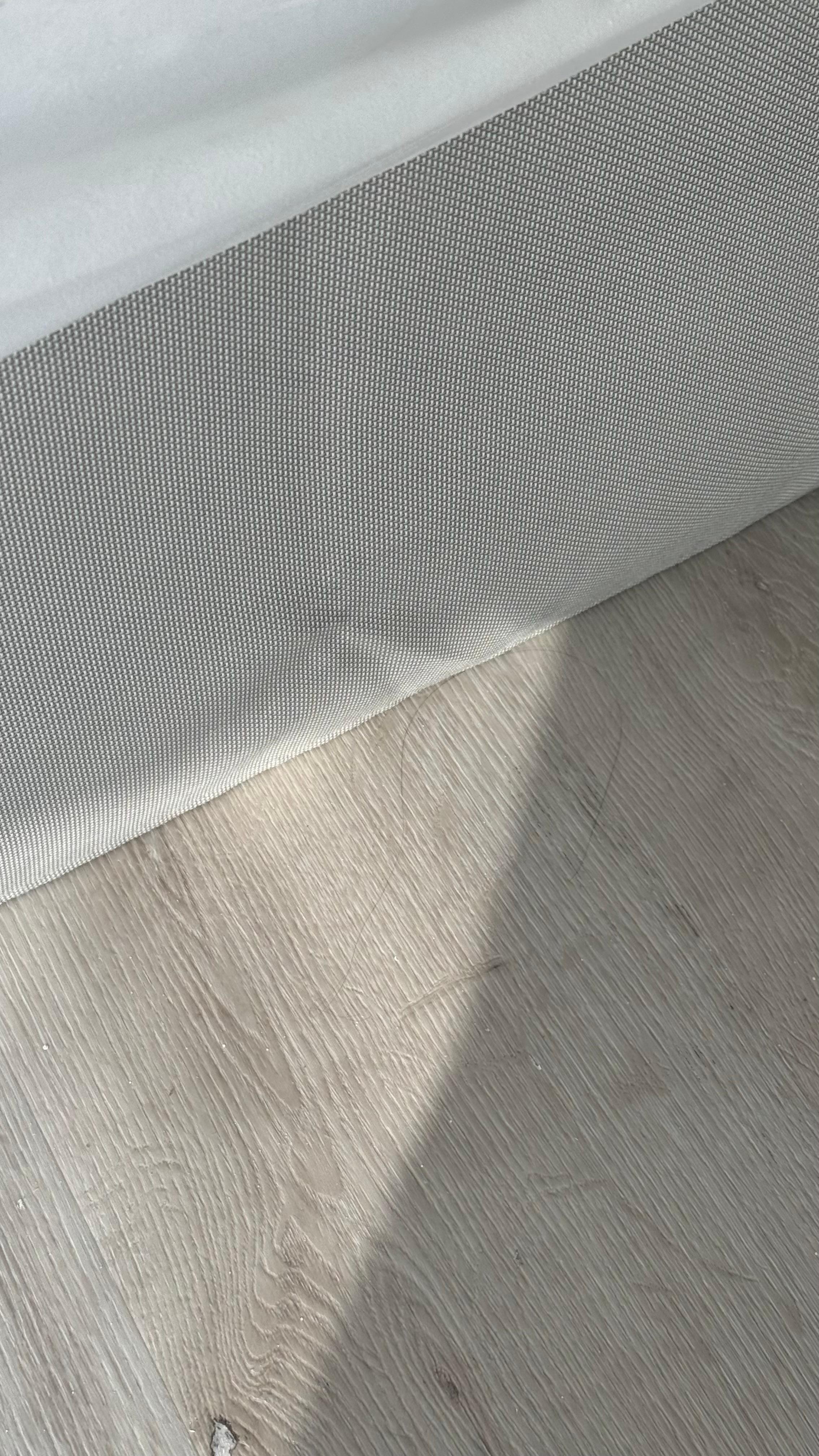 Fios de cabelo e sujeira