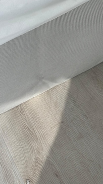 Fios de cabelo e sujeira