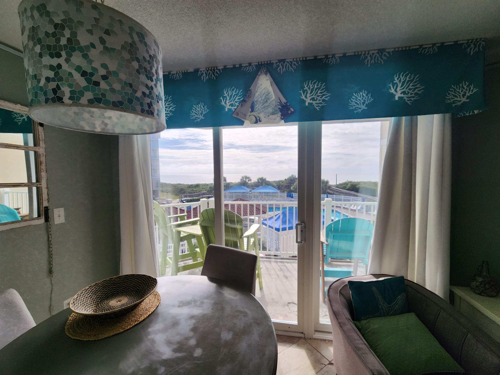 Nice balcony to view the ocean and pool.