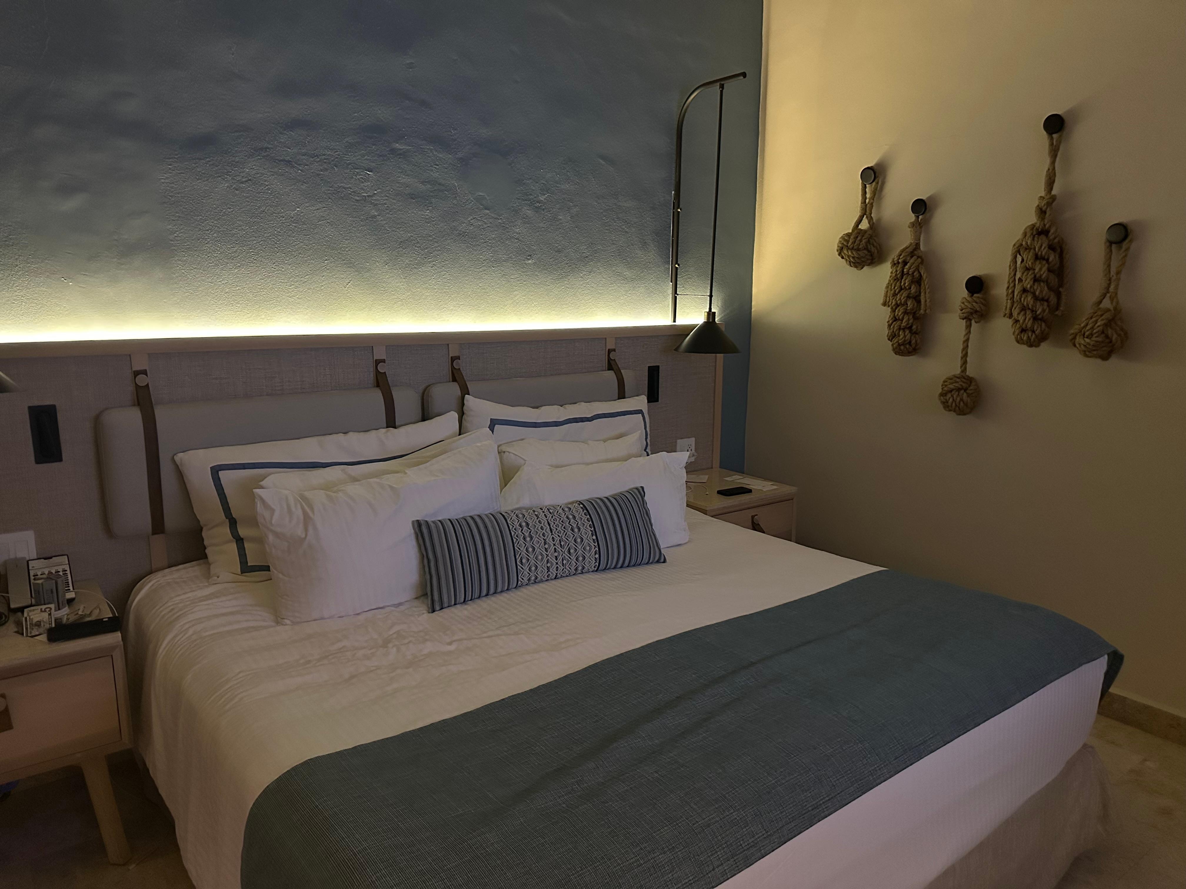 Room (preferred club marina view)