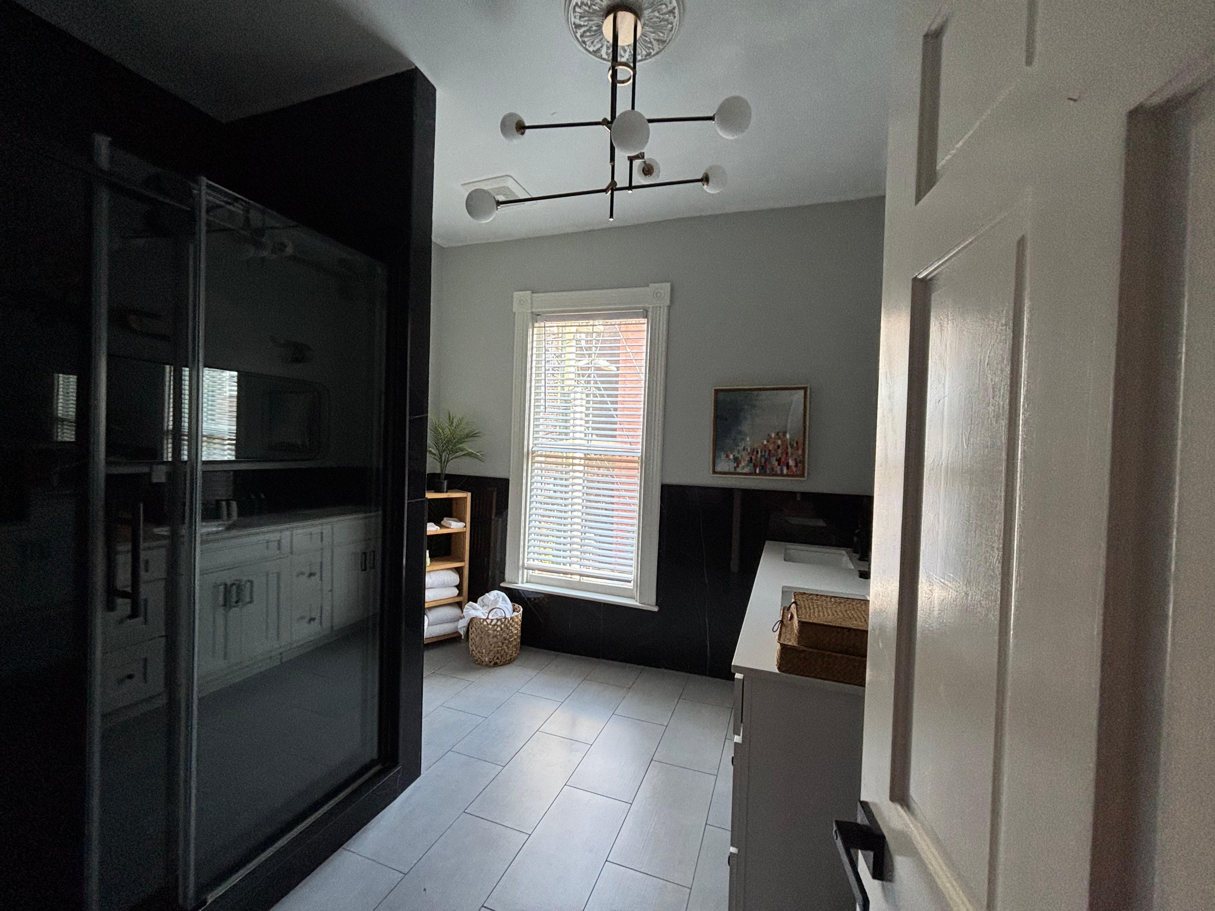 Just sunlight in the second en-suite 