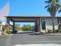 Front of MOTEL
