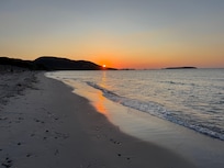 Der Strand Palombaggia bei Sonnenaufgang