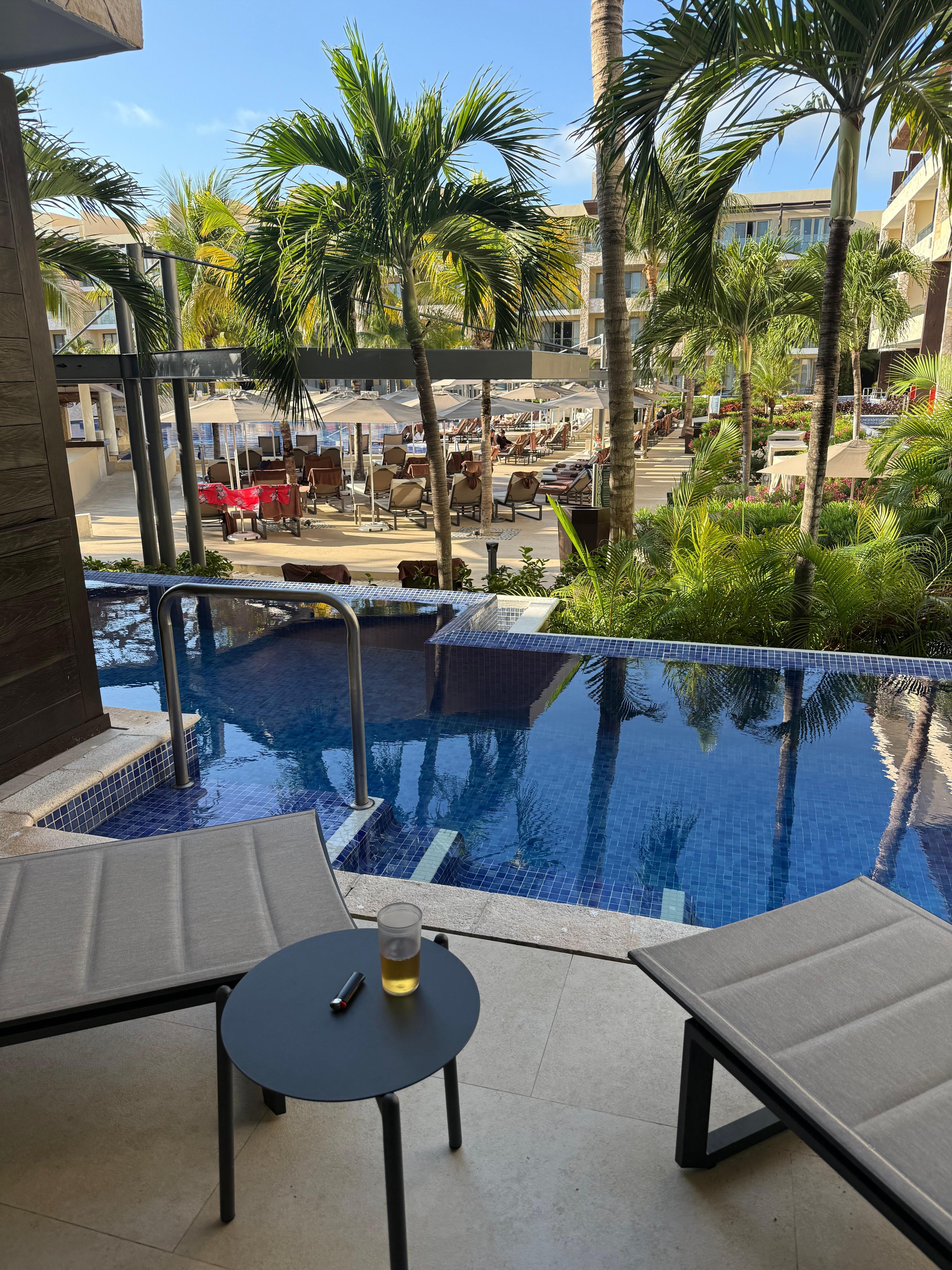 hideaway swim out room 3120