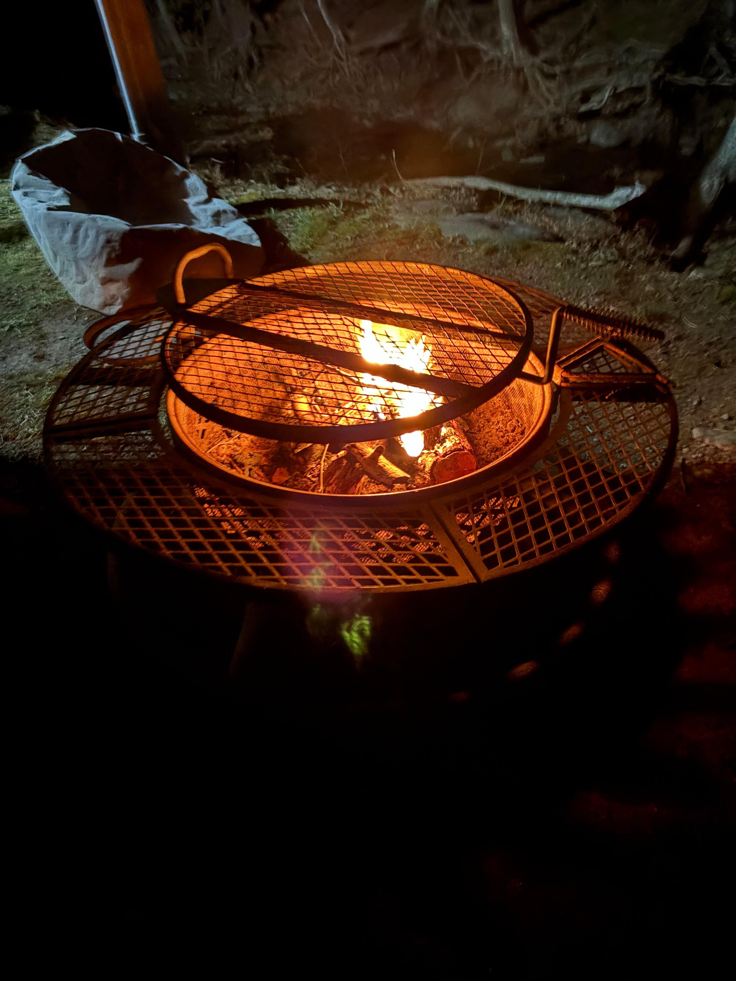 Warming fire pit