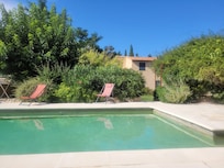 La piscine de l'hébergement