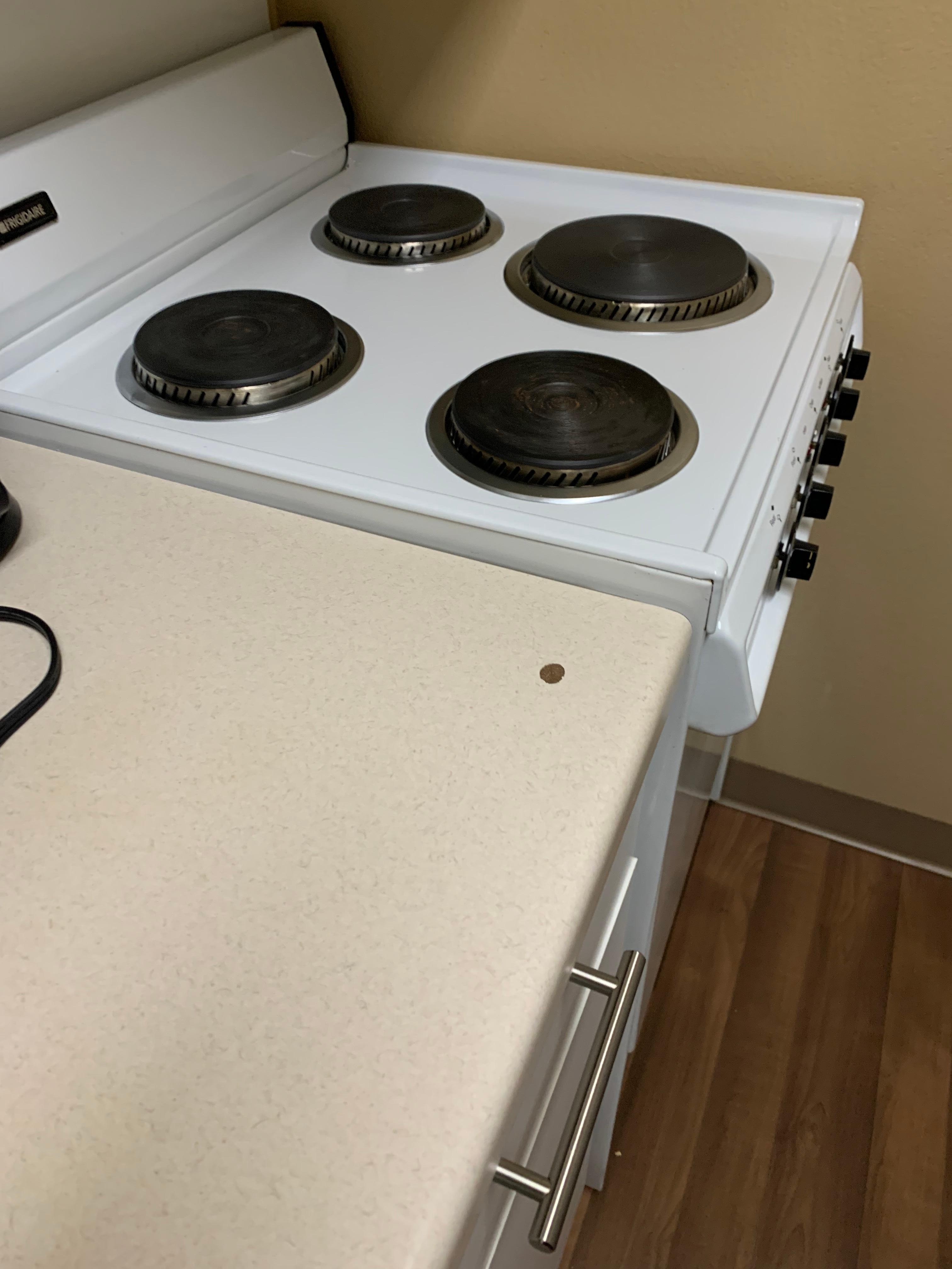 Kitchenette with no utensils, plates, coffee maker ir toaster.  You had to order it fir the room. 