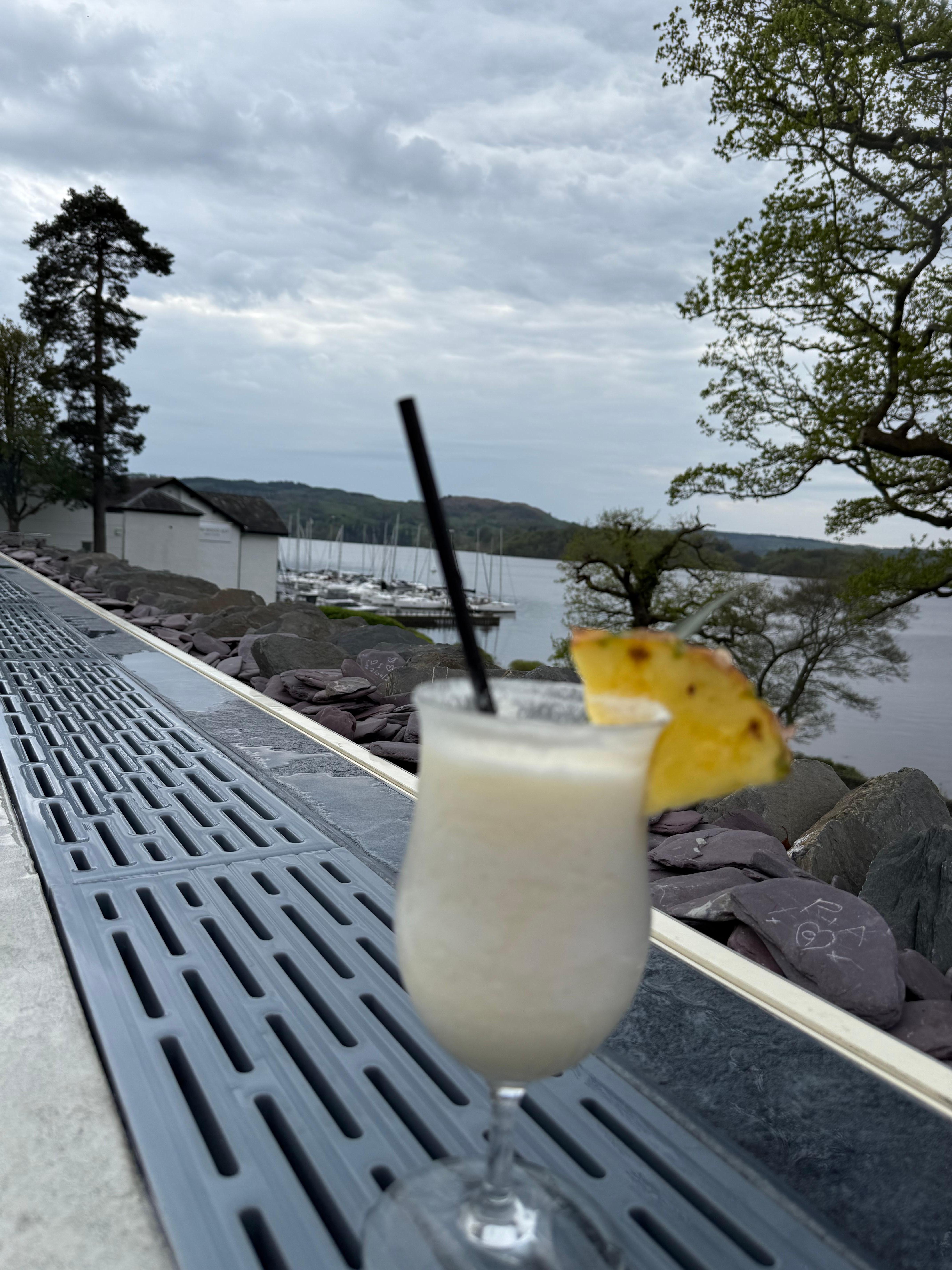 Pina colada in the infinity pool, fabulous! 