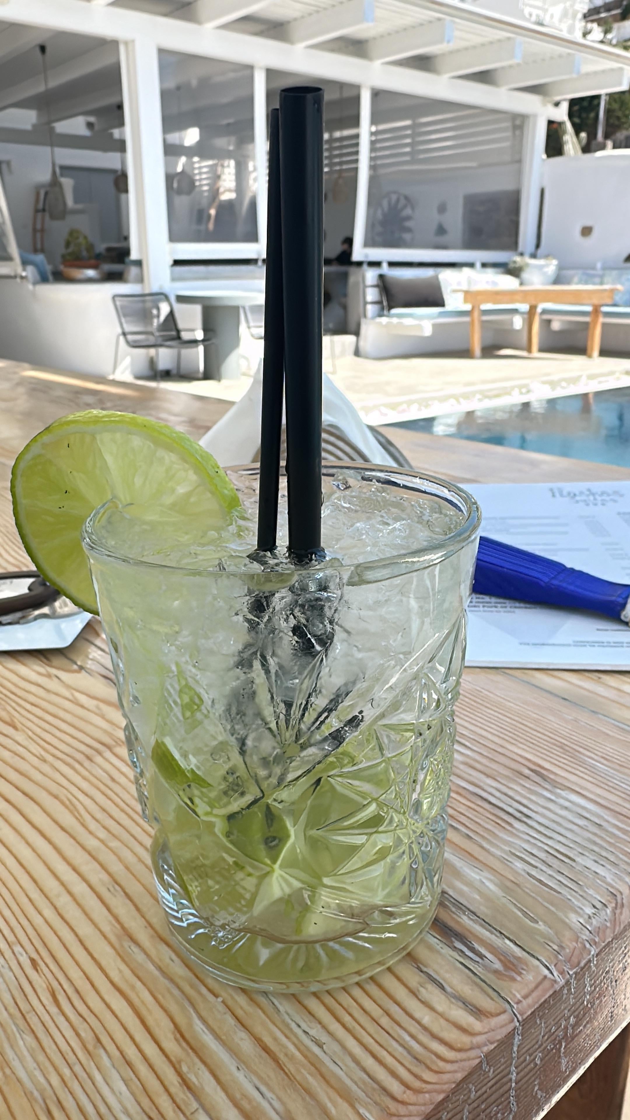 Pool and breakfast area 