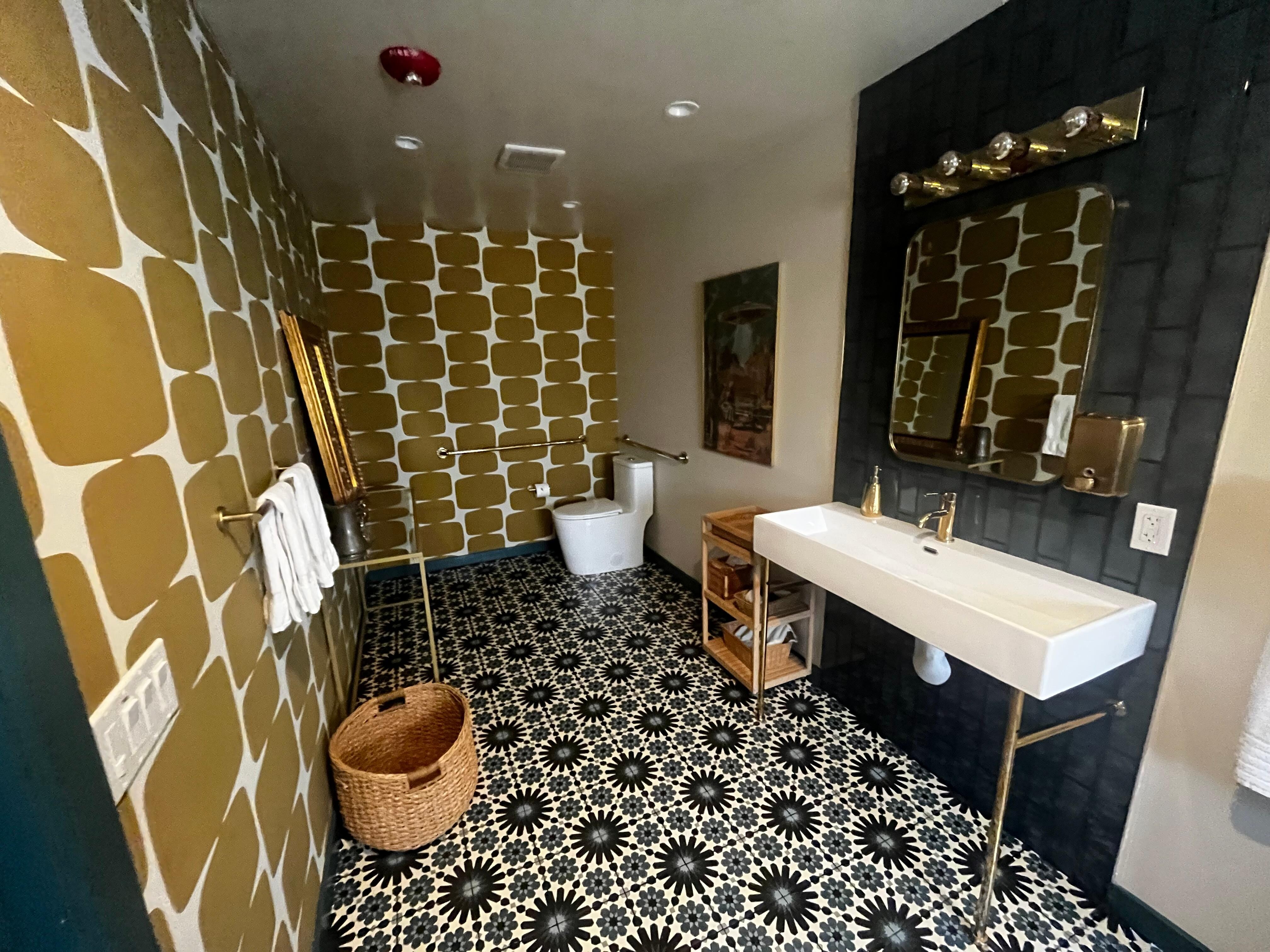 Fantastic restrooms and very spacious